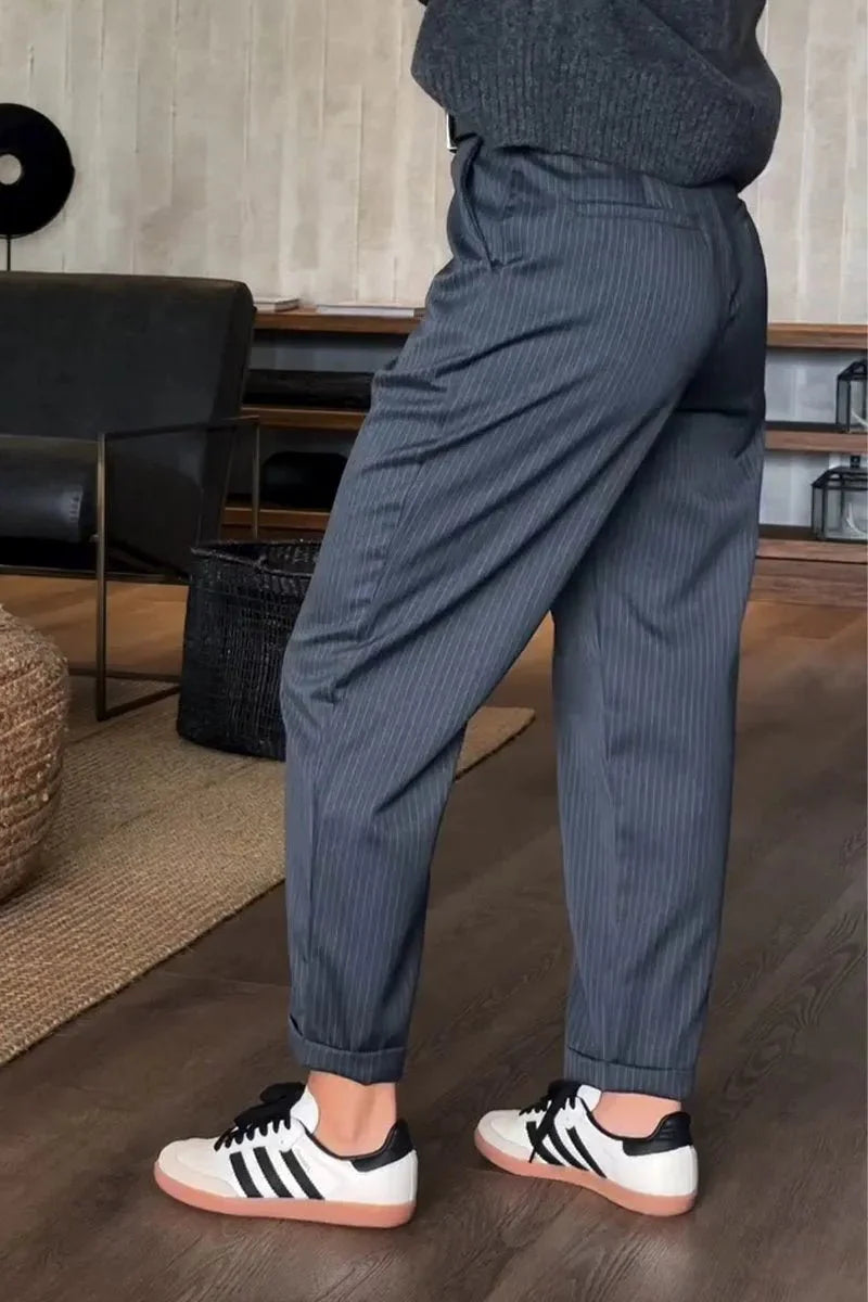 Mathilda | Elegant, figure-flattering trousers with stripes
